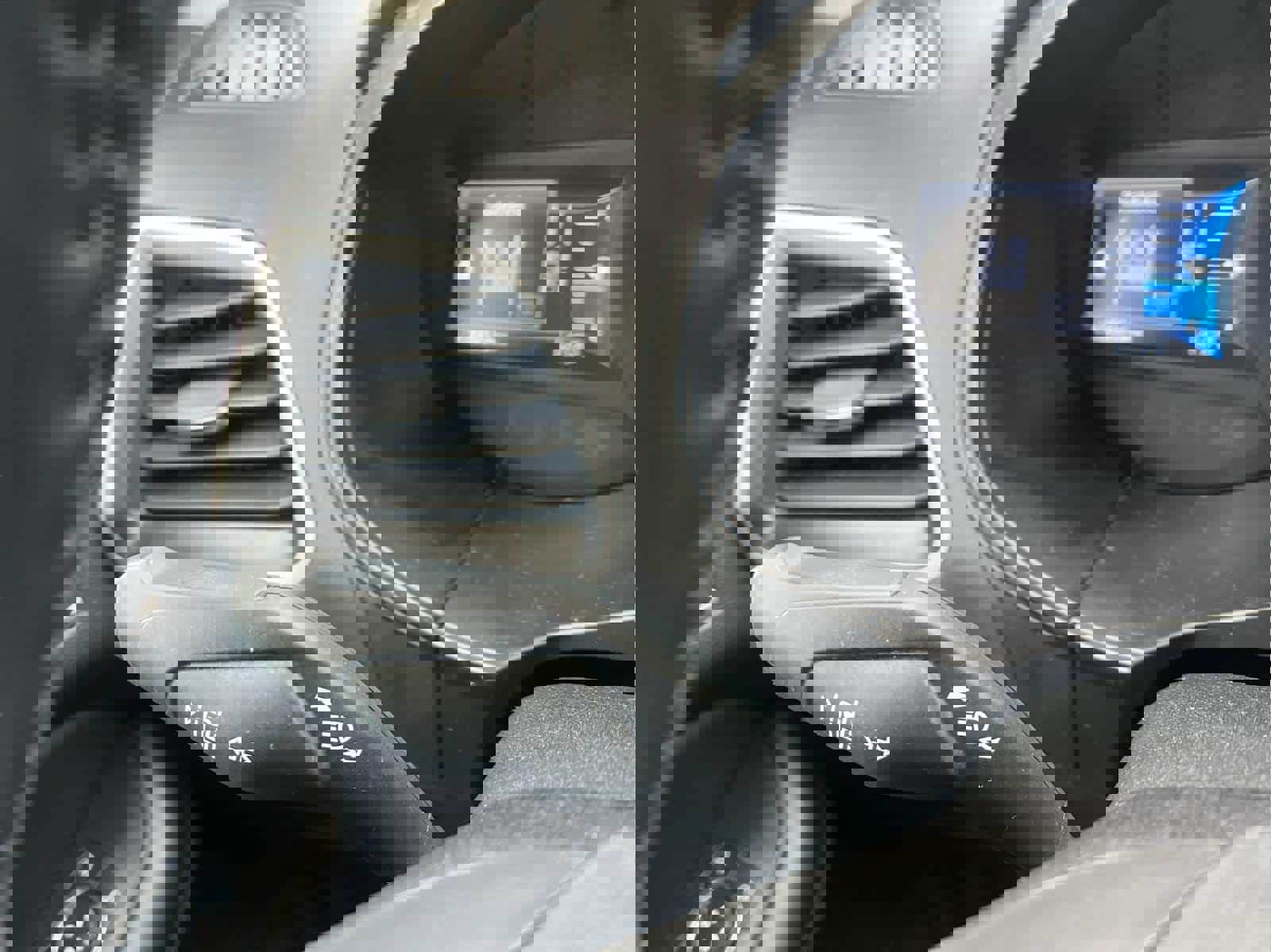 Used 2024 Ford Edge SEL w/ Convenience Package image 30