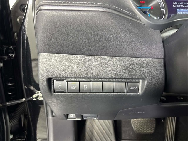 Used 2024 Toyota Venza XLE image 17