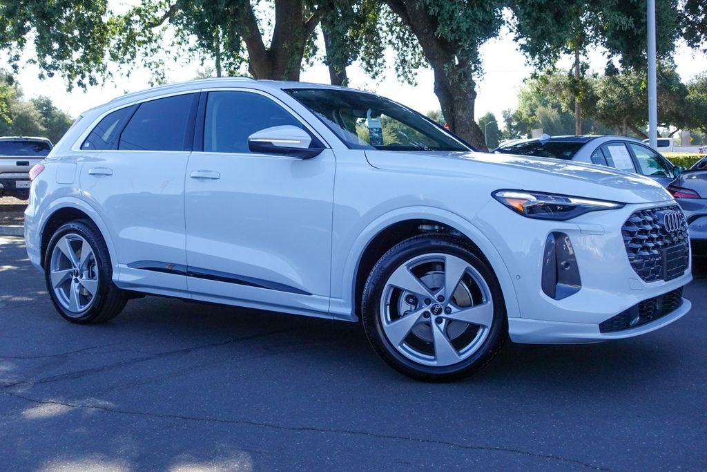 New 2025 Audi Q5 Prestige image 5