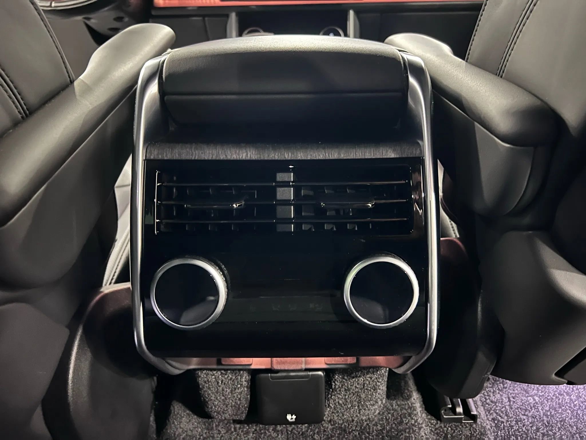 Used 2023 Land Rover Range Rover Long Wheelbase Autobiography image 31