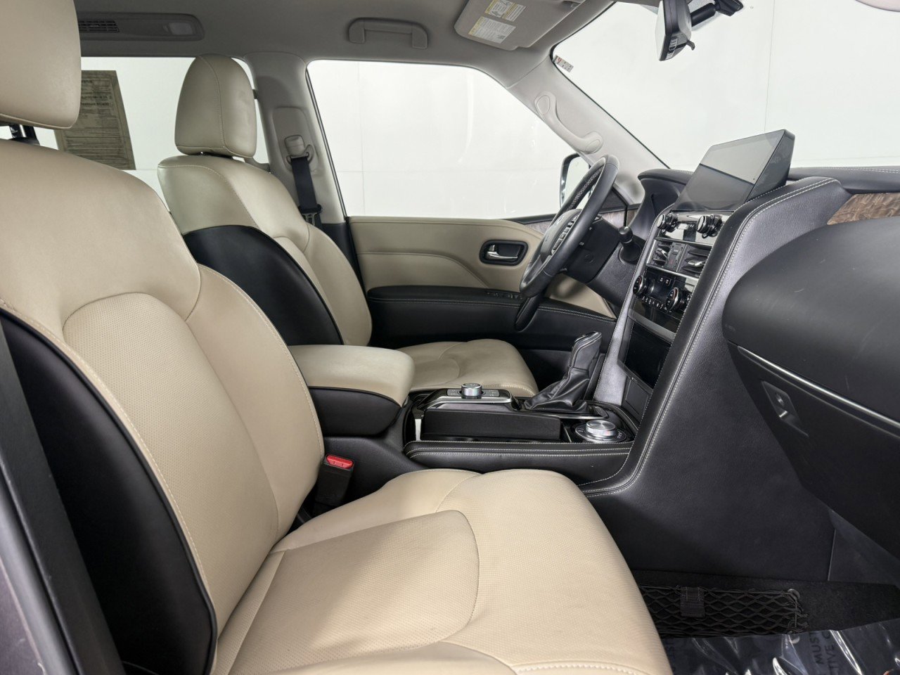 Used 2024 INFINITI QX80 Premium Select w/ Cargo Package image 10