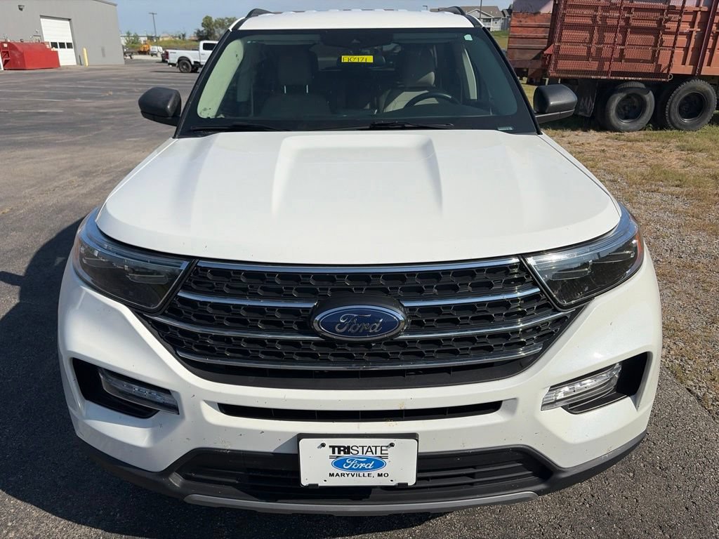 Used 2023 Ford Explorer XLT w/ Equipment Group 202A AWD/4WD image 2