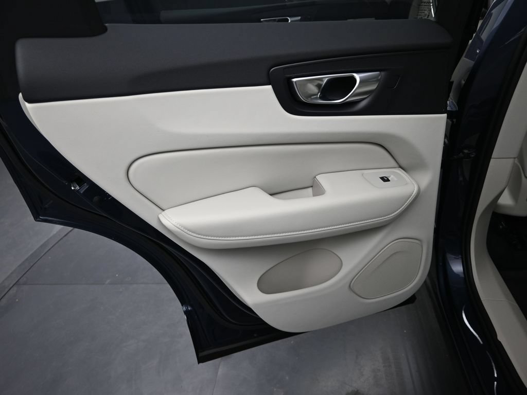 New 2026 Volvo XC60 B5 Ultra w/ Climate Package AWD/4WD image 15