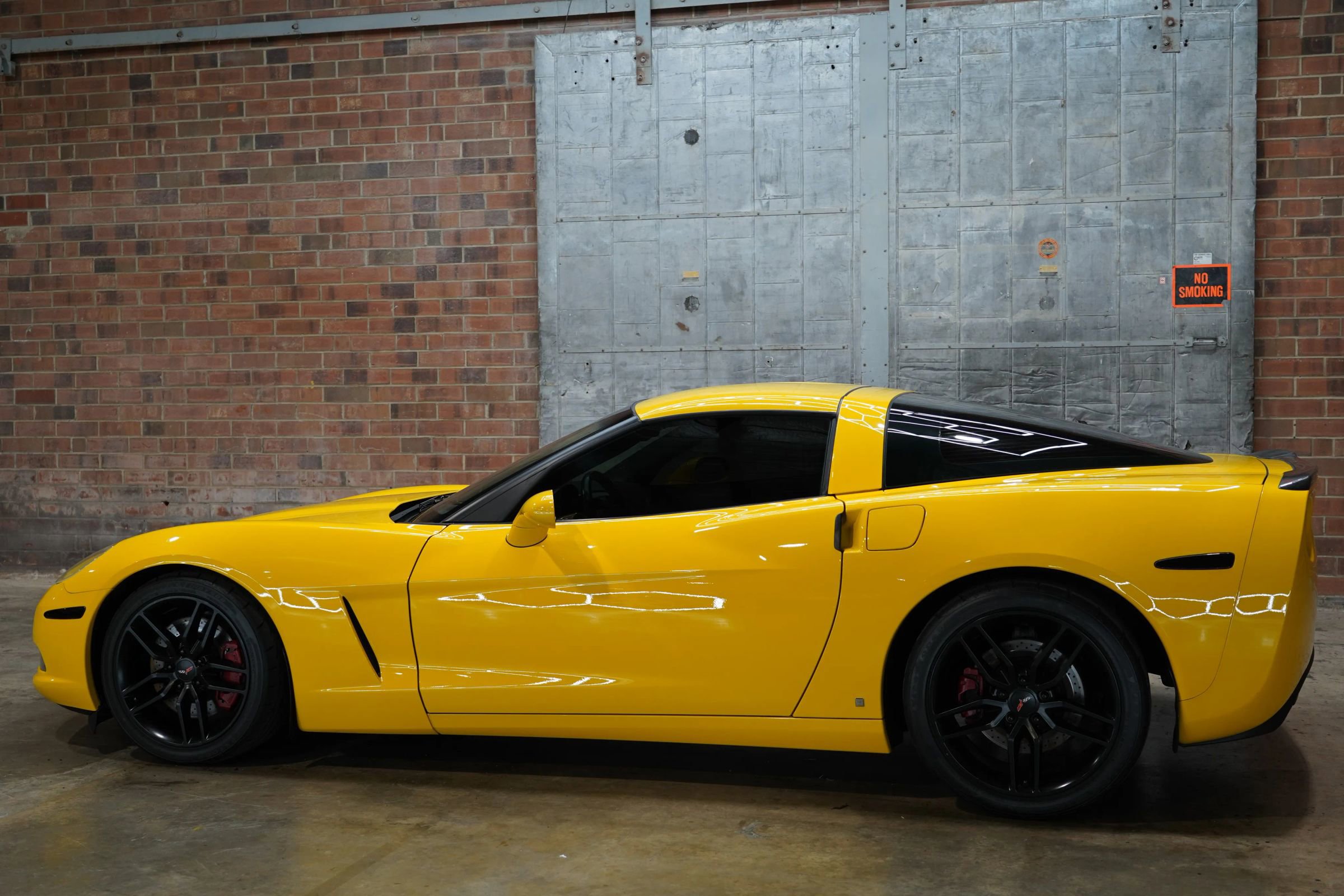 Used 2006 Chevrolet Corvette Coupe w/ Preferred Equipment Group image 12