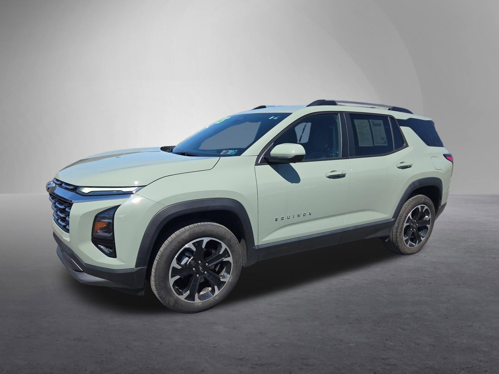 Used 2025 Chevrolet Equinox LT w/ Convenience Package II image 8