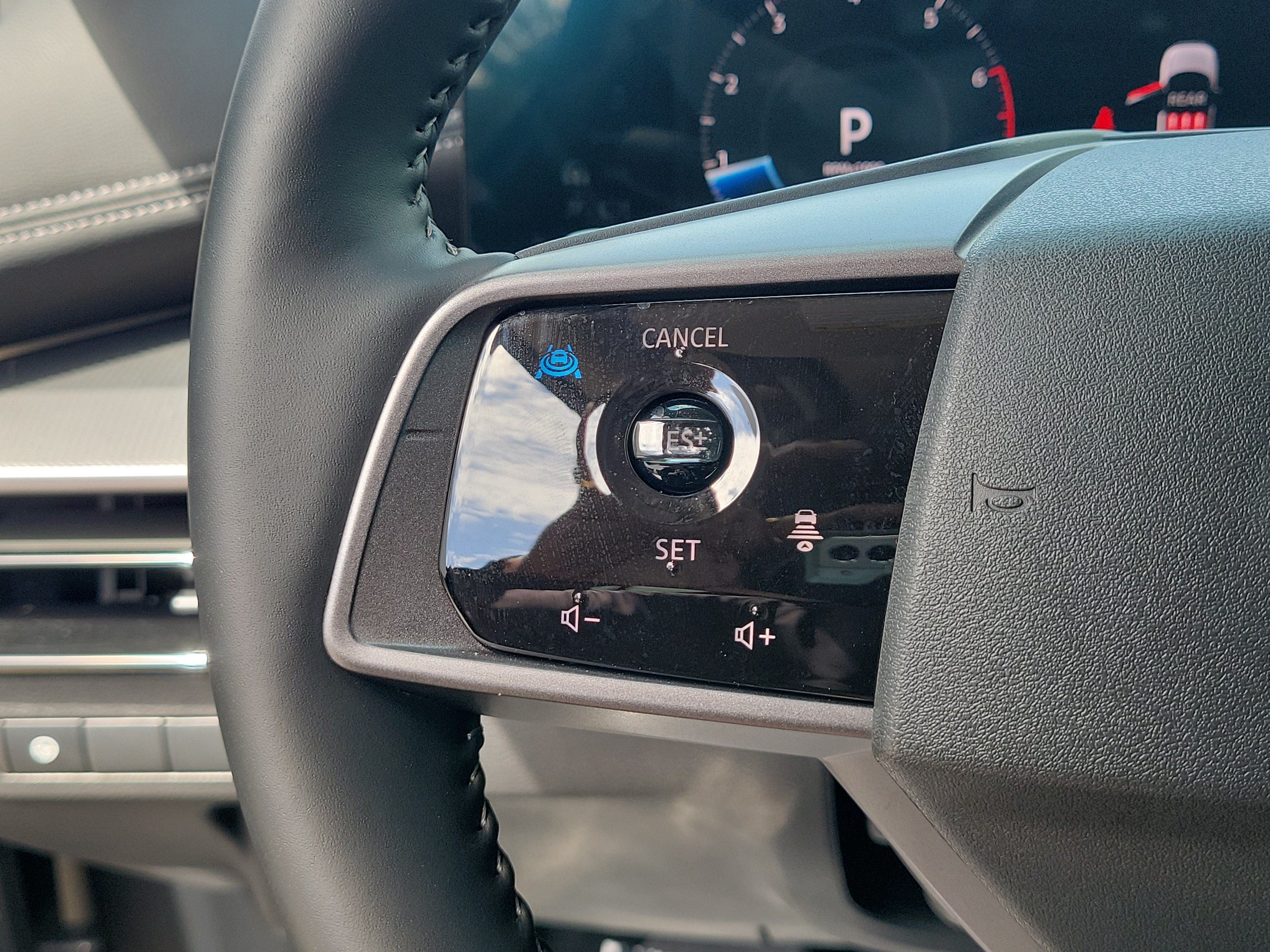 Certified 2025 Nissan Murano SV AWD/4WD image 23