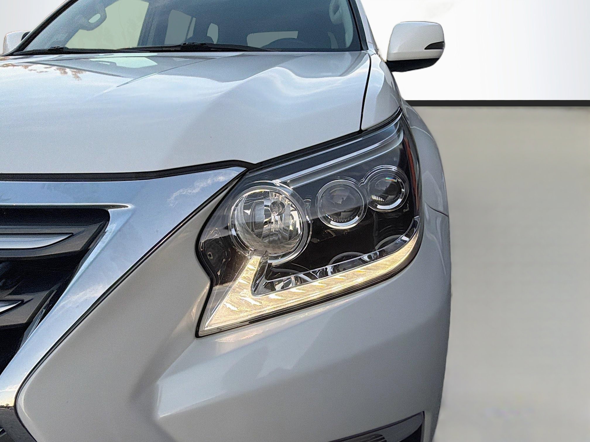 Used 2017 Lexus GX 460 image 9