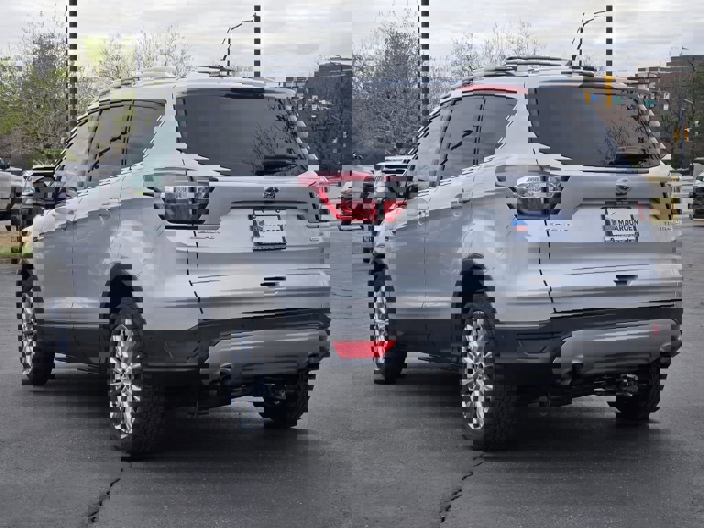 Used 2018 Ford Escape Titanium image 3