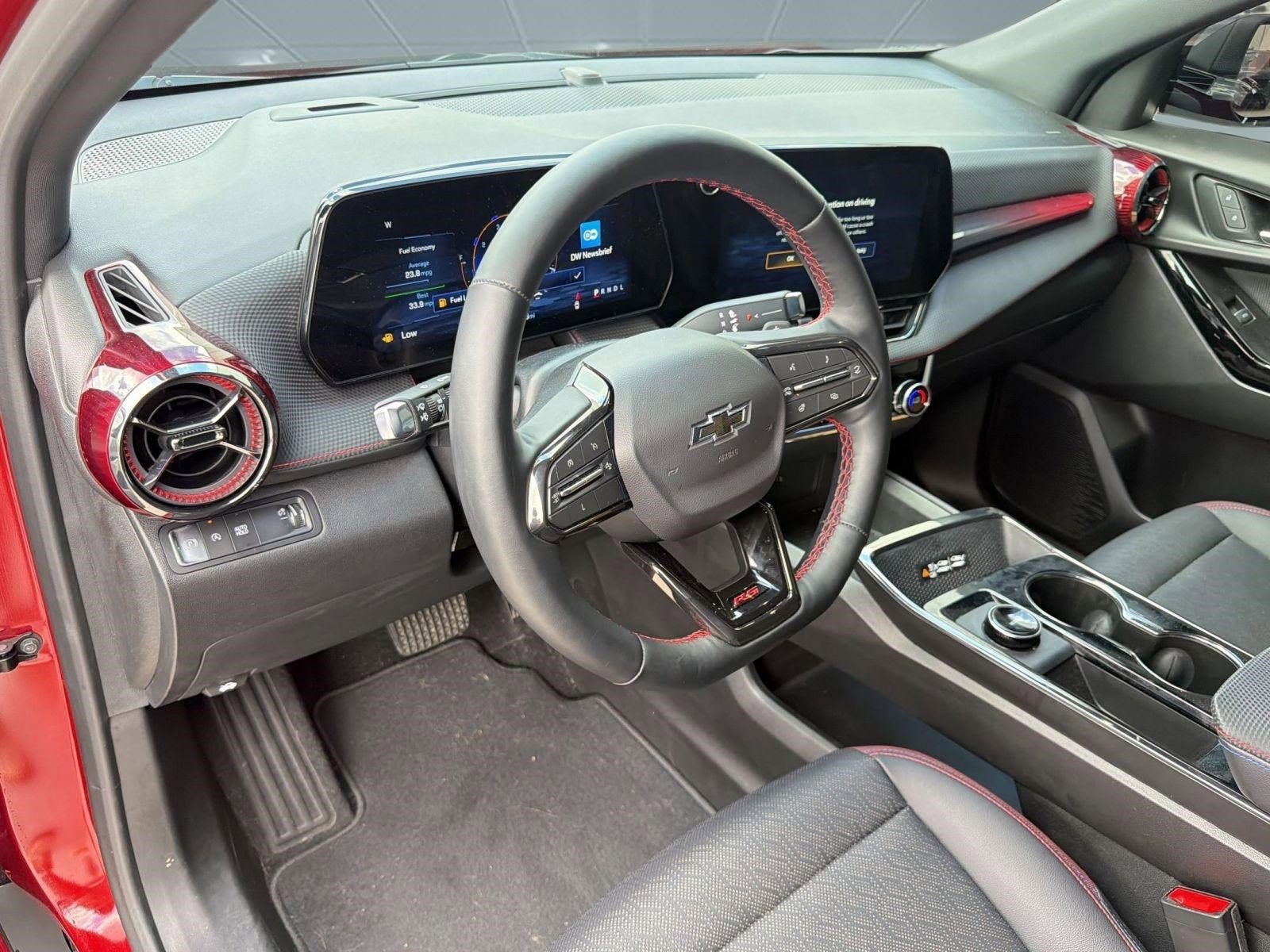 Used 2025 Chevrolet Equinox RS w/ Safety and Technology Package image 4