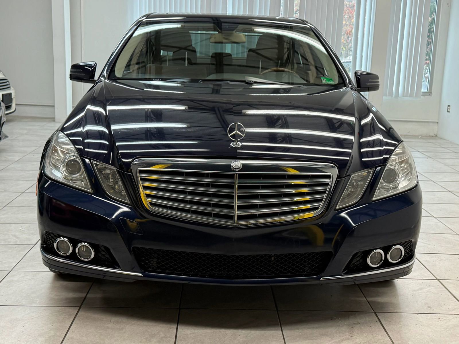 Used 2011 Mercedes-Benz E 350 4MATIC Sedan image 2