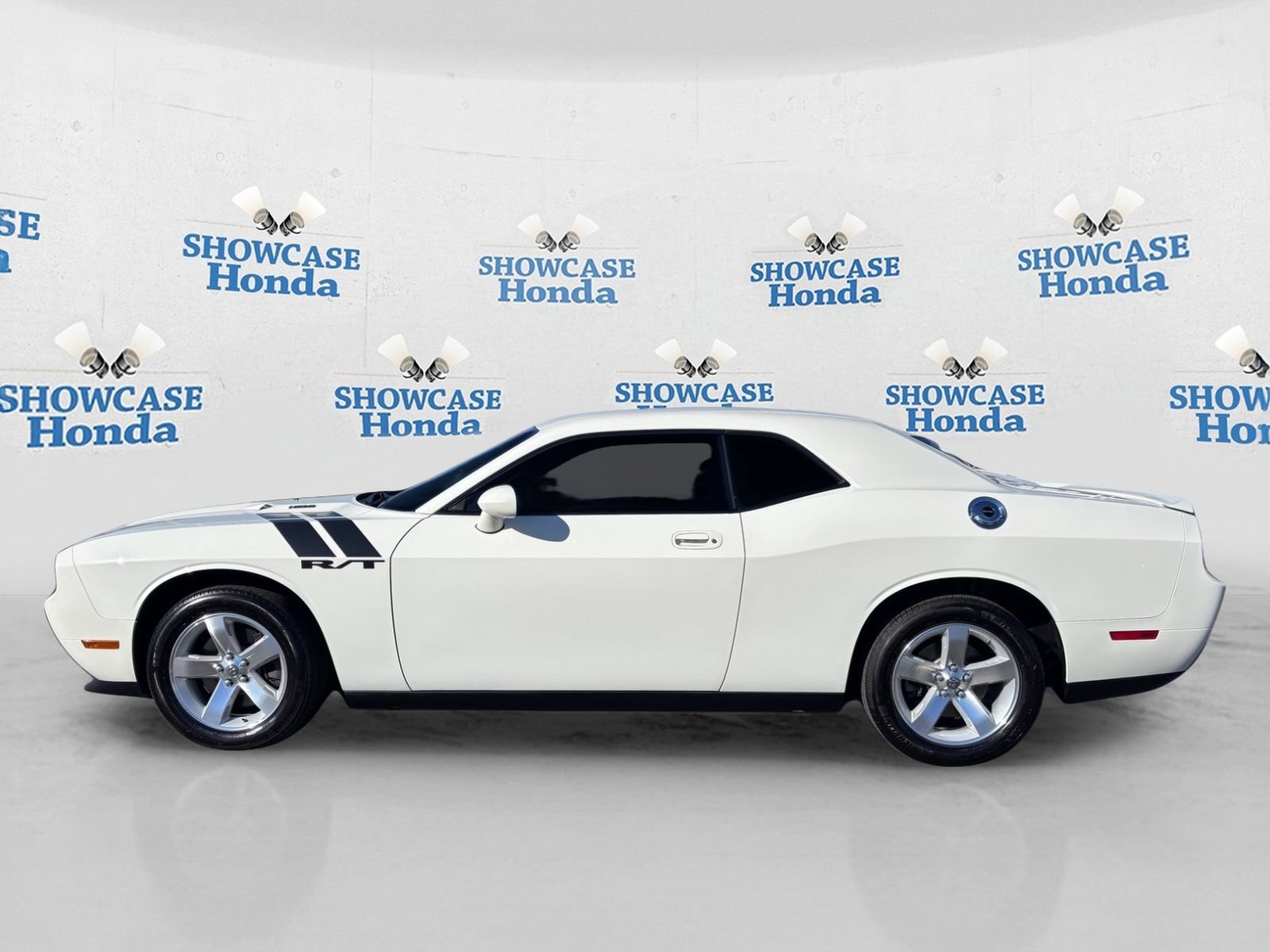 Used 2009 Dodge Challenger R/T RWD image 4