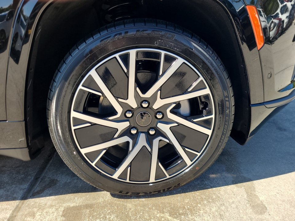 New 2025 Jeep Wagoneer S Limited AWD/4WD image 25