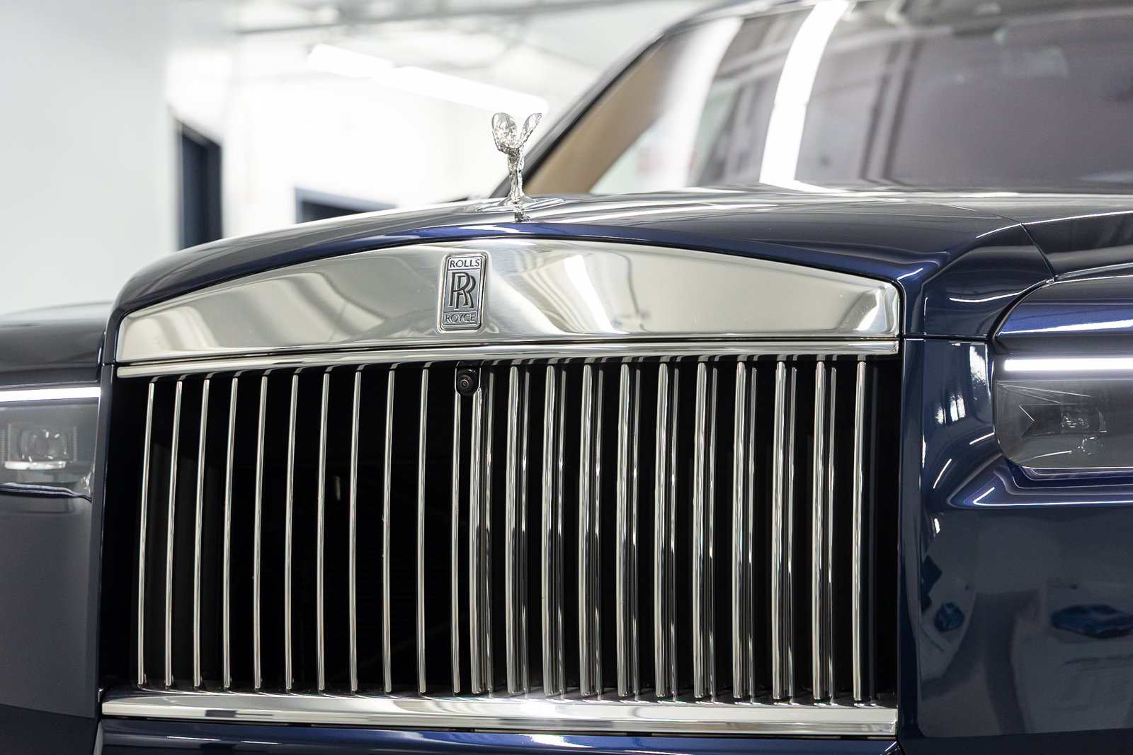 Certified 2025 Rolls-Royce Cullinan AWD/4WD image 10