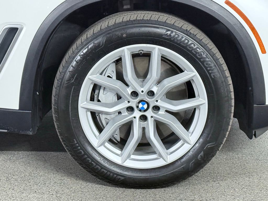 Used 2020 BMW X5 xDrive50i w/ Executive Package image 6
