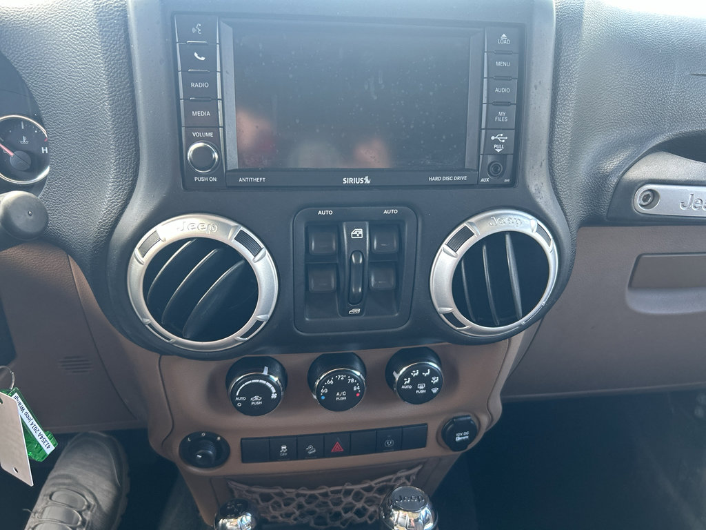 Used 2014 Jeep Wrangler Unlimited Rubicon w/ Connectivity Group image 13