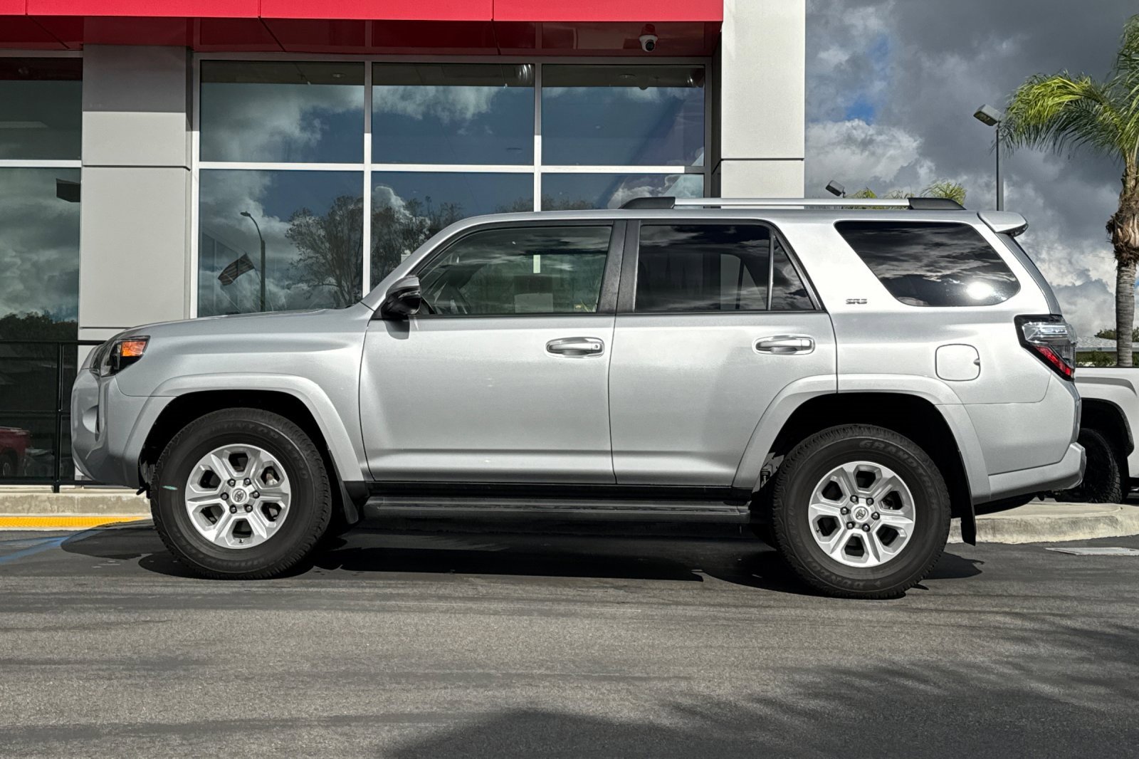 Certified 2019 Toyota 4Runner SR5 Premium image 9