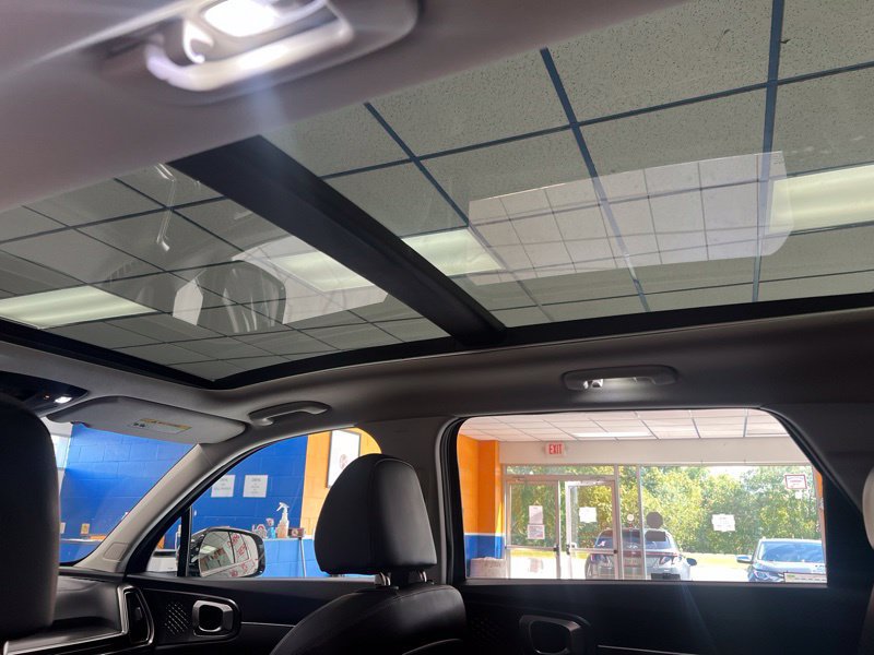 Certified 2025 Kia Sorento S w/ Panoramic Sunroof Package AWD/4WD image 17