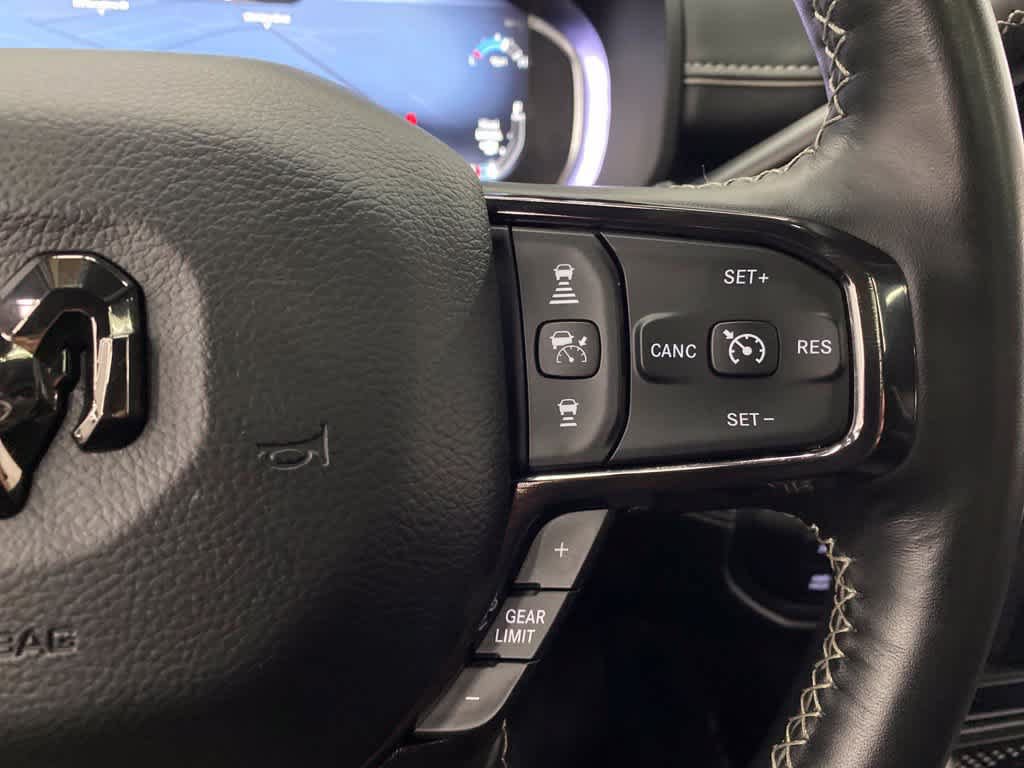 Used 2025 RAM 3500 Limited AWD/4WD image 21