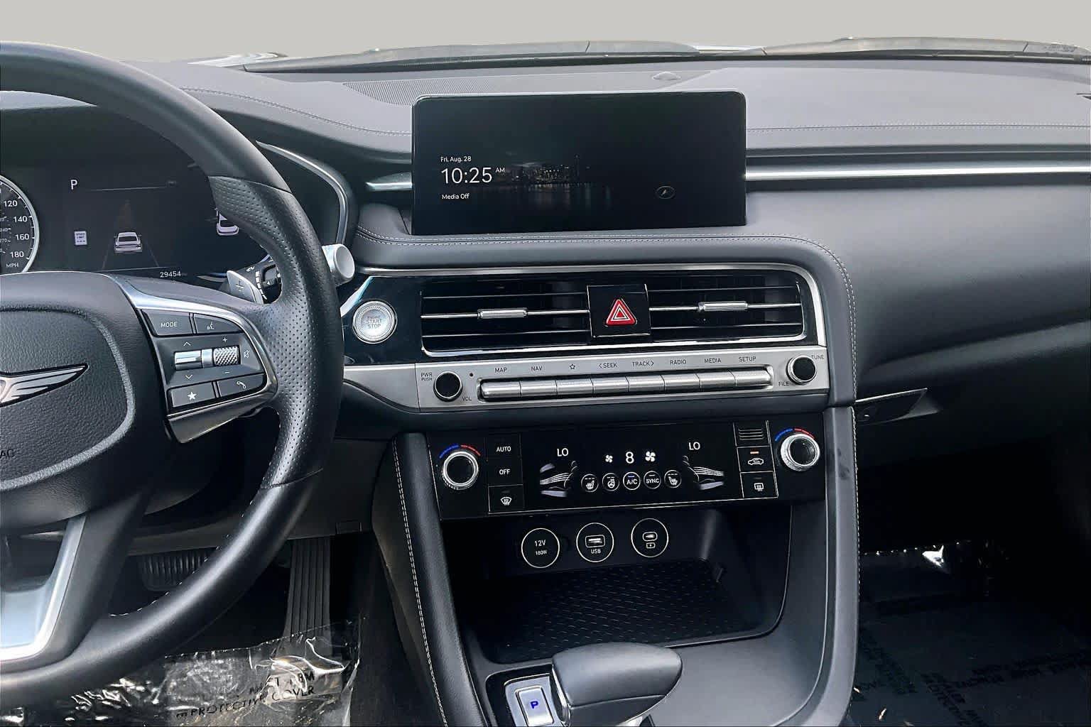 Used 2025 Genesis G70 2.5T AWD/4WD image 7