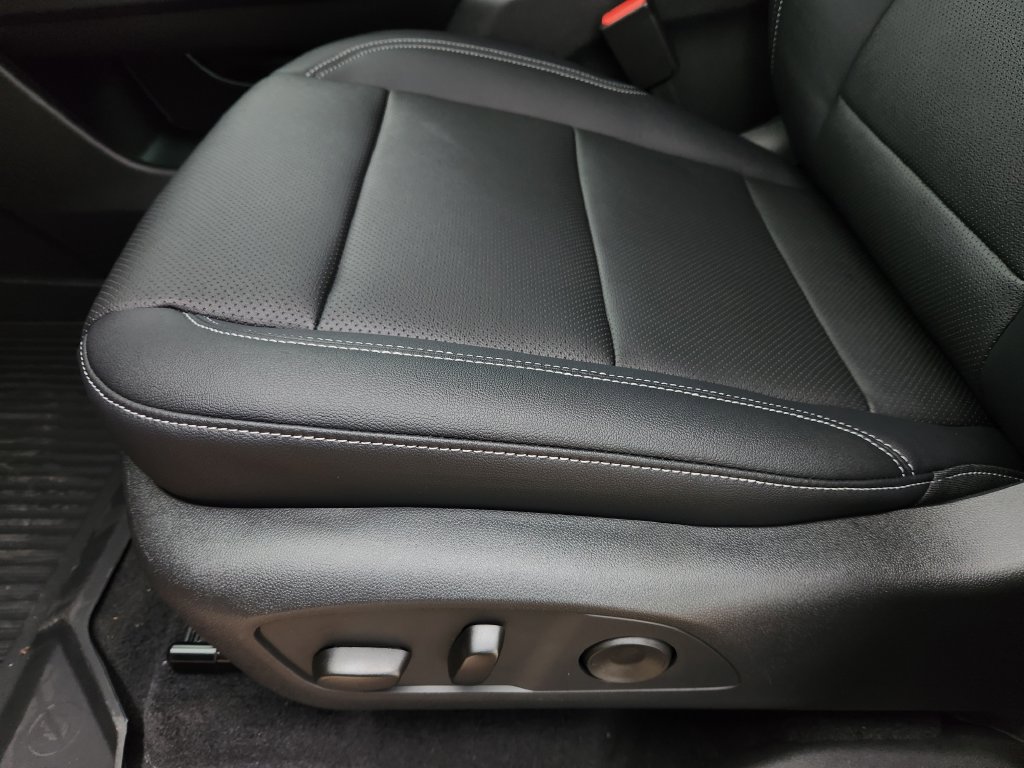 New 2026 Chevrolet Traverse LT w/ Midnight/Sport Edition FWD image 18