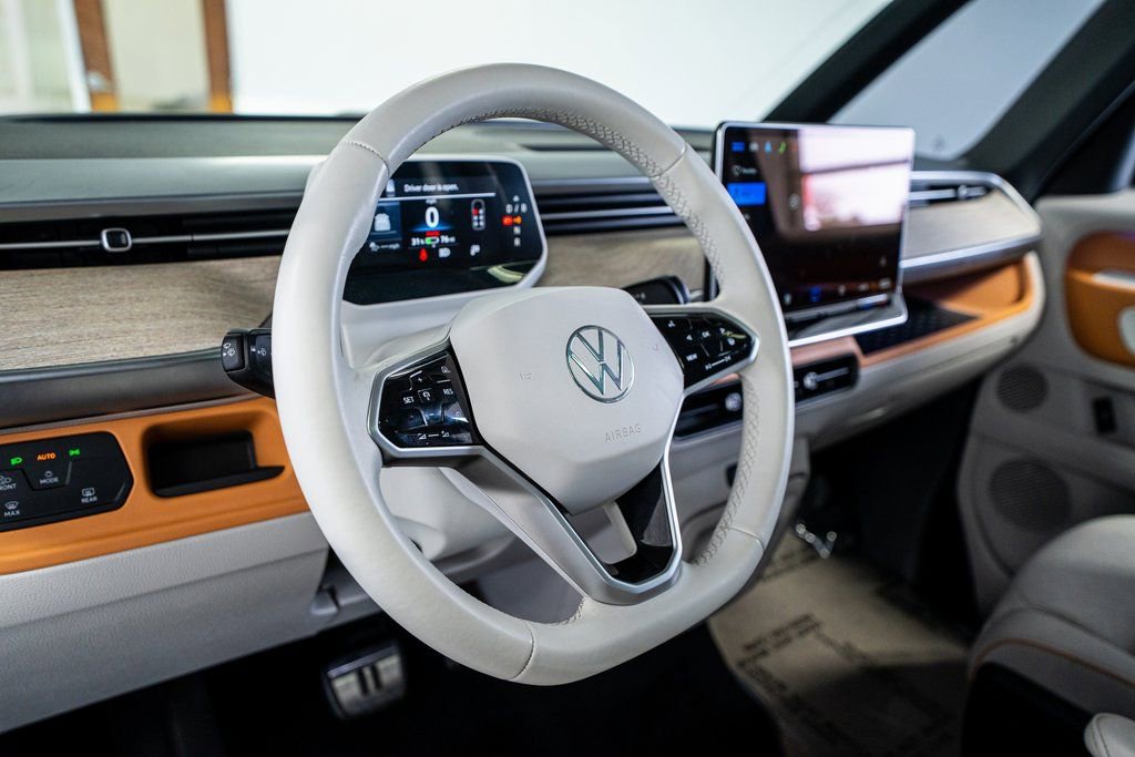 Used 2025 Volkswagen ID. Buzz 1st Edition image 32