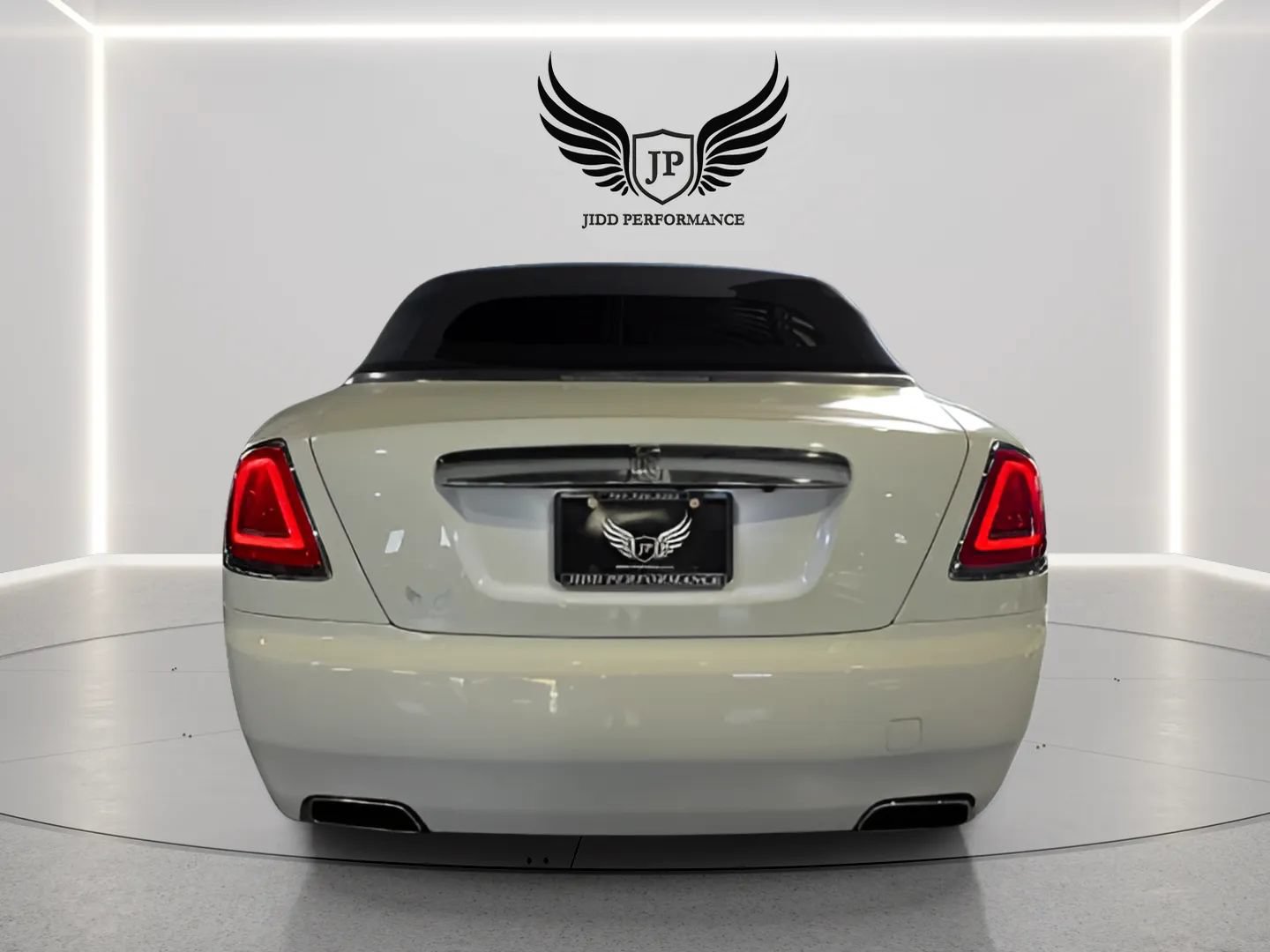 Used 2016 Rolls-Royce Dawn RWD image 11