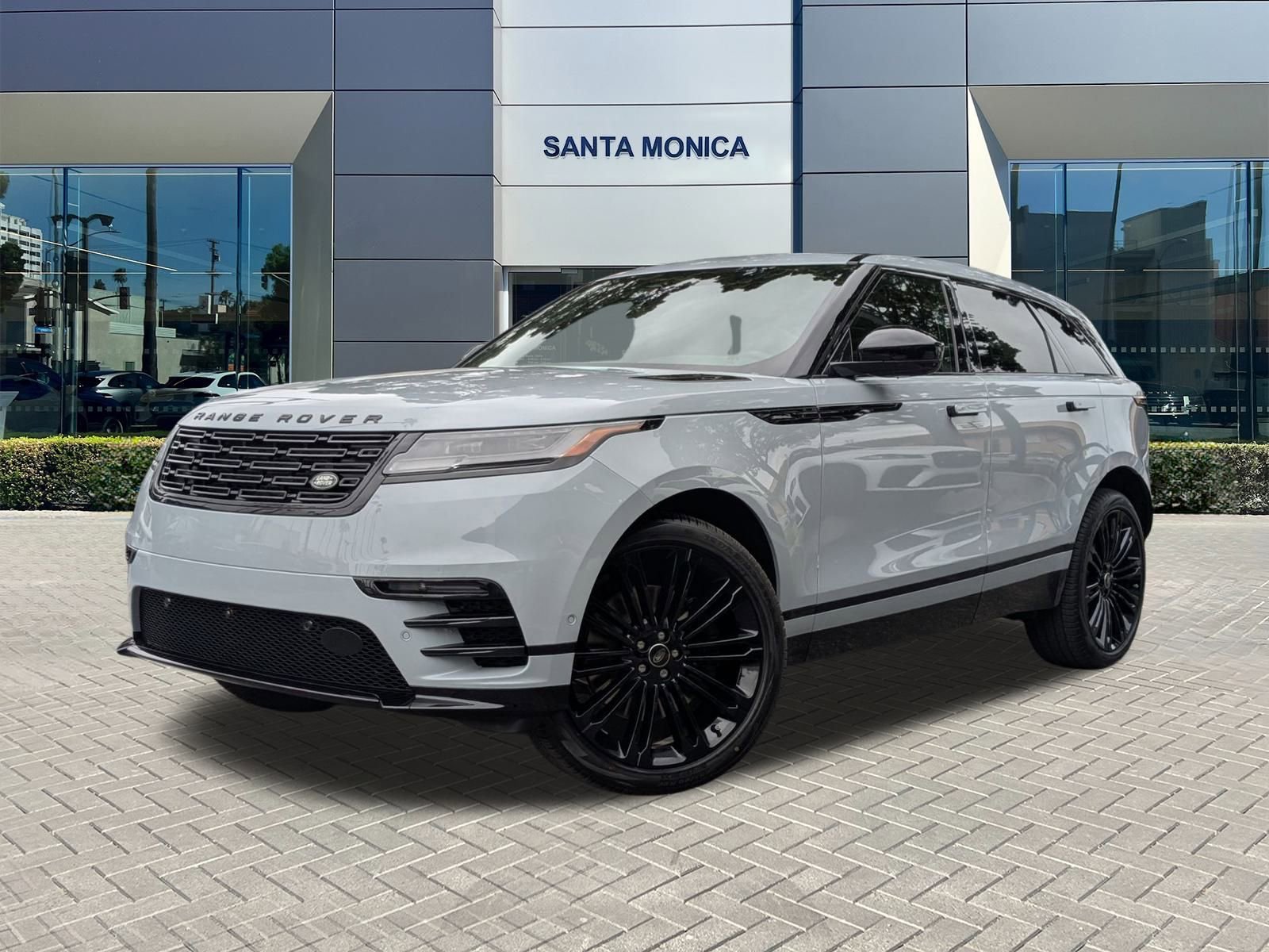 New 2026 Land Rover Range Rover Velar Dynamic SE image 1