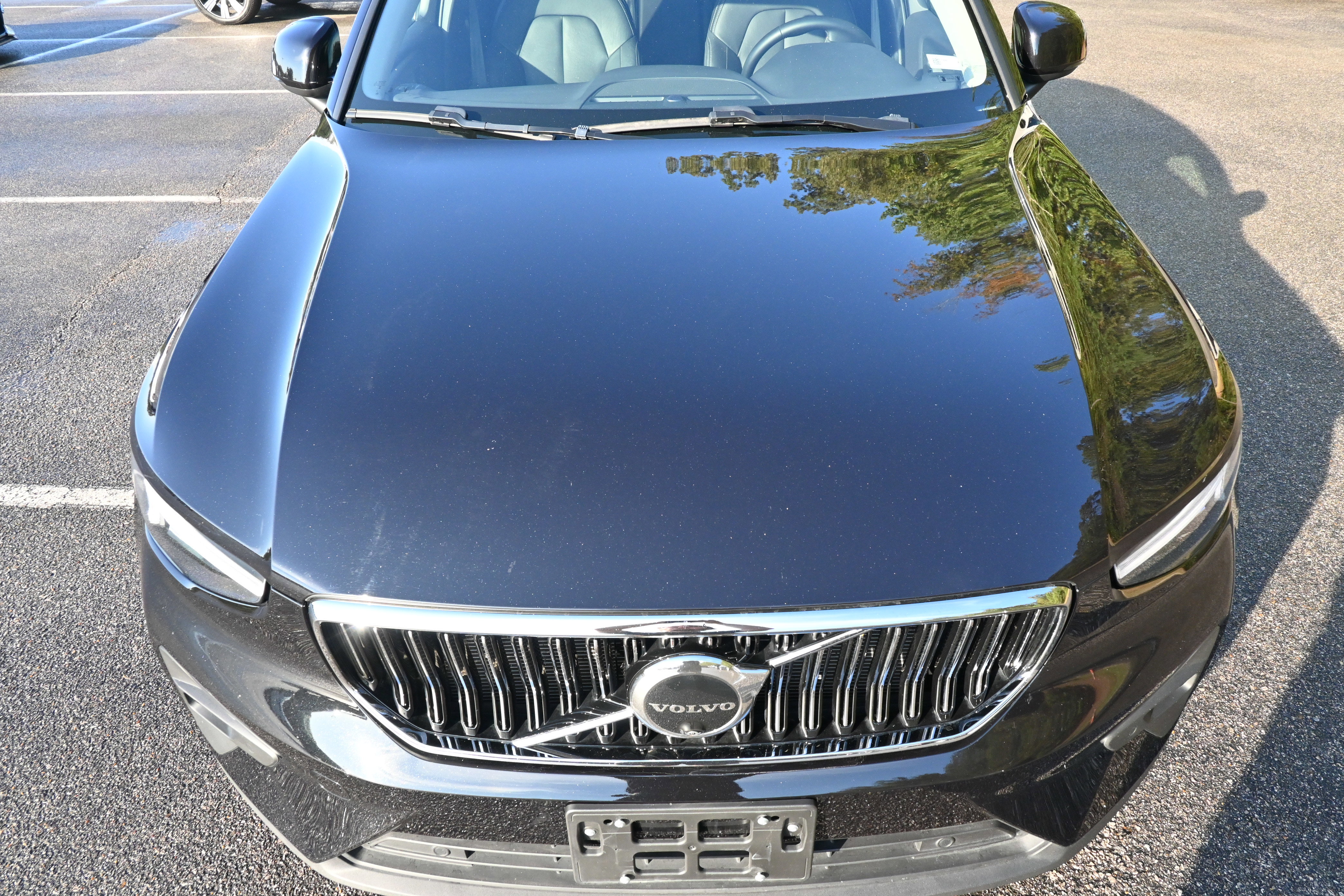 Used 2025 Volvo XC40 B5 Plus image 12