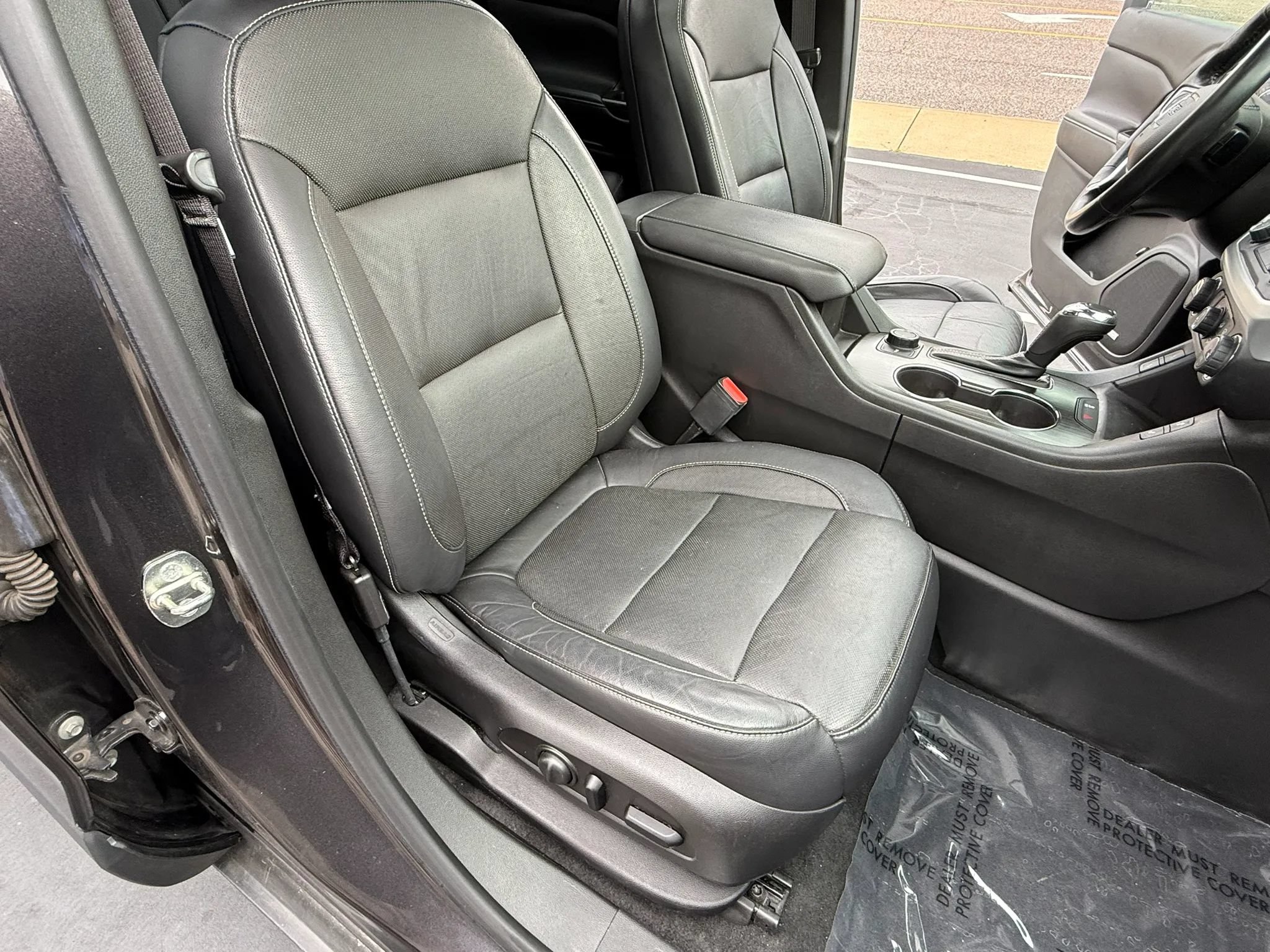 Used 2017 GMC Acadia SLT FWD image 18