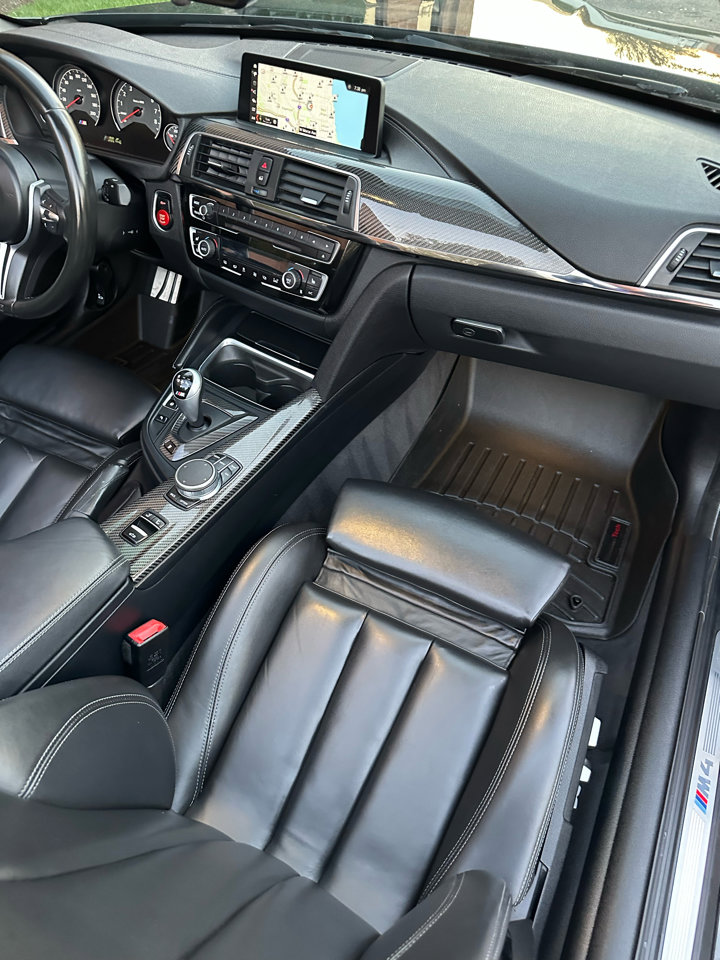 Used 2020 BMW M4 Convertible image 43