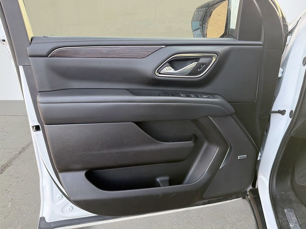 Used 2024 Chevrolet Suburban LT image 25