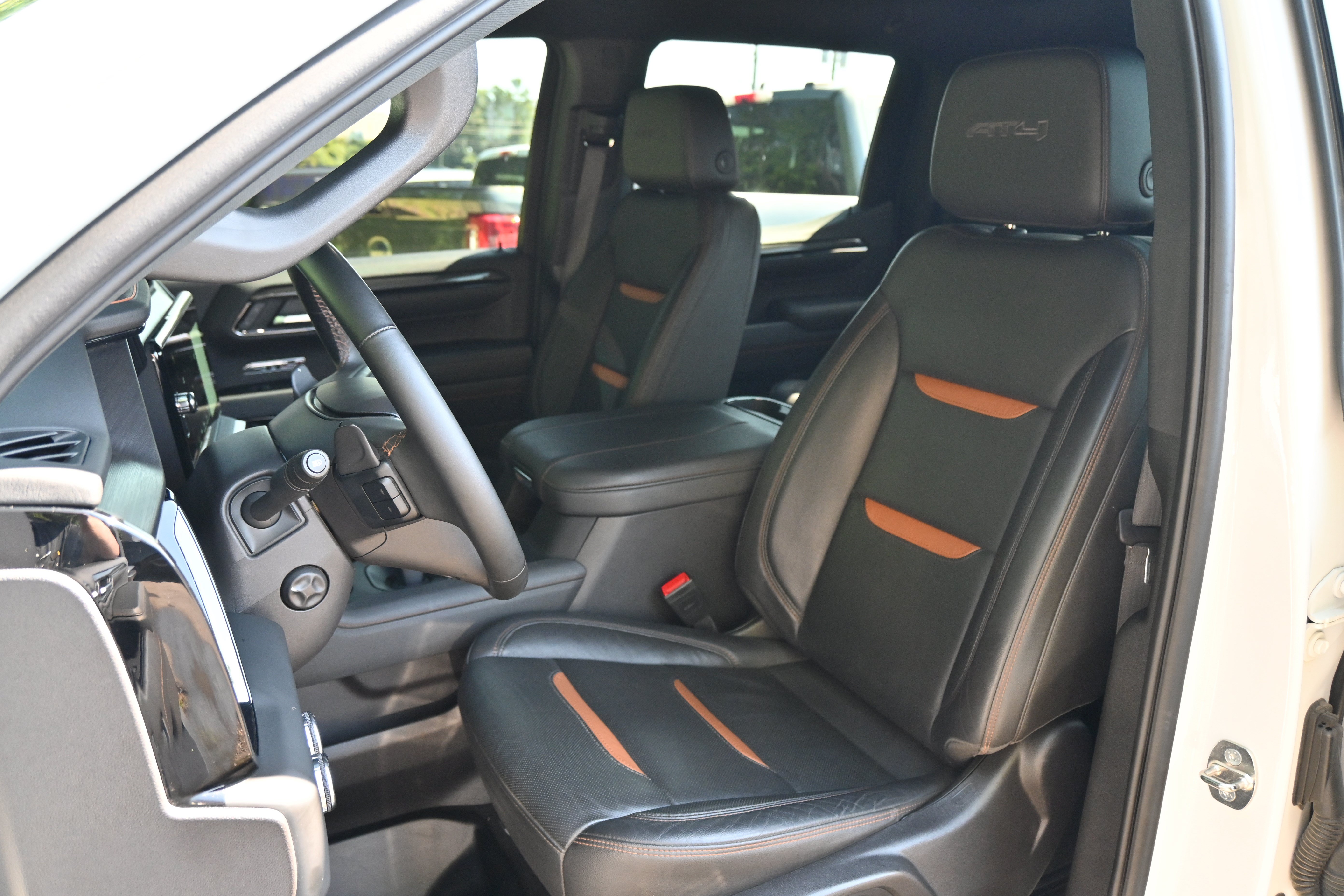 Used 2024 GMC Sierra 1500 AT4 w/ Technology Package AWD/4WD image 16