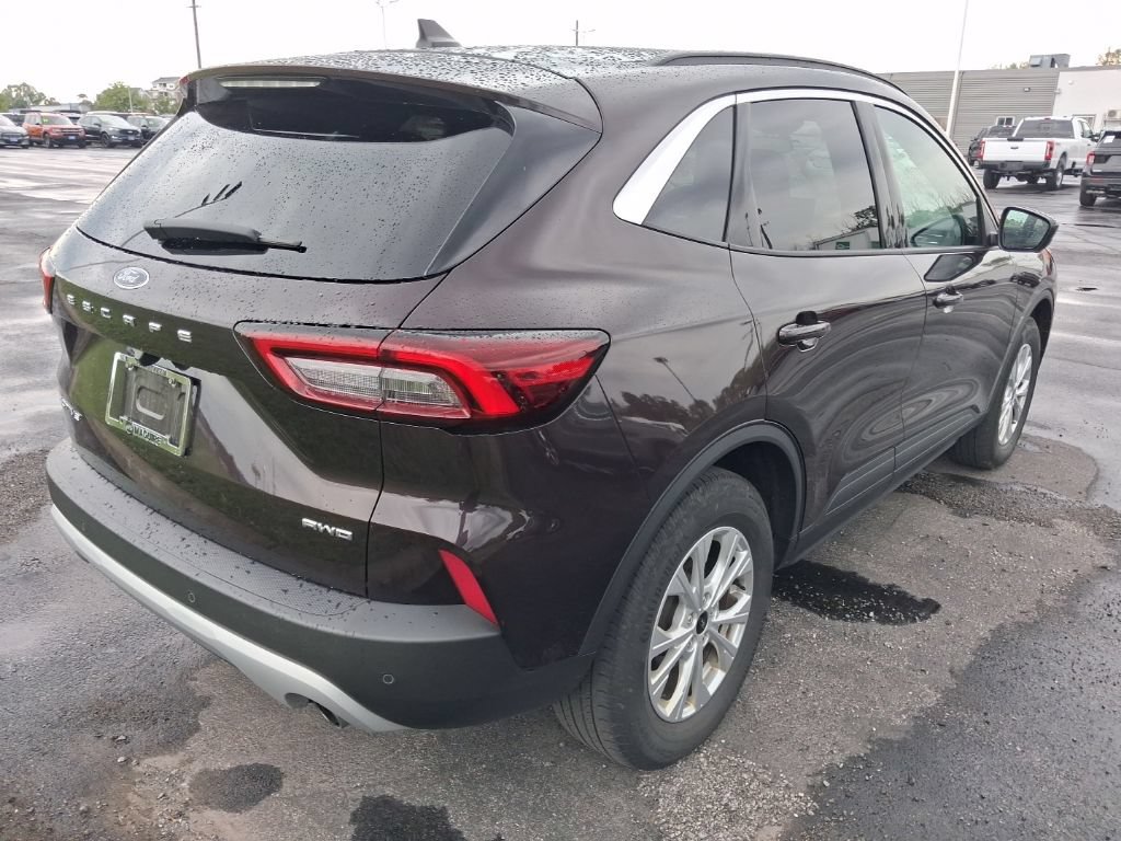 Used 2023 Ford Escape Active w/ Tech Pack #2 AWD/4WD image 4