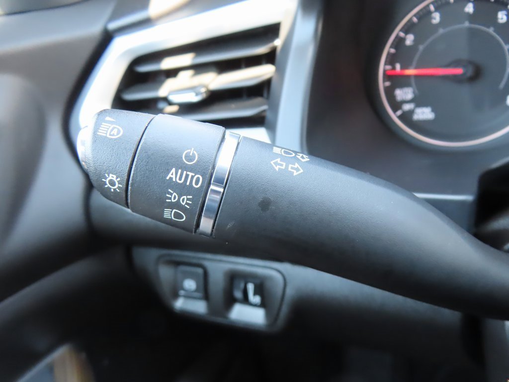 Used 2023 GMC Acadia SLE w/ Driver Convenience Package image 21