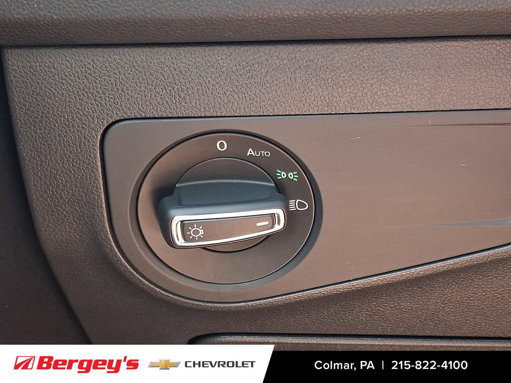 Used 2022 Volkswagen Tiguan SE AWD/4WD image 26