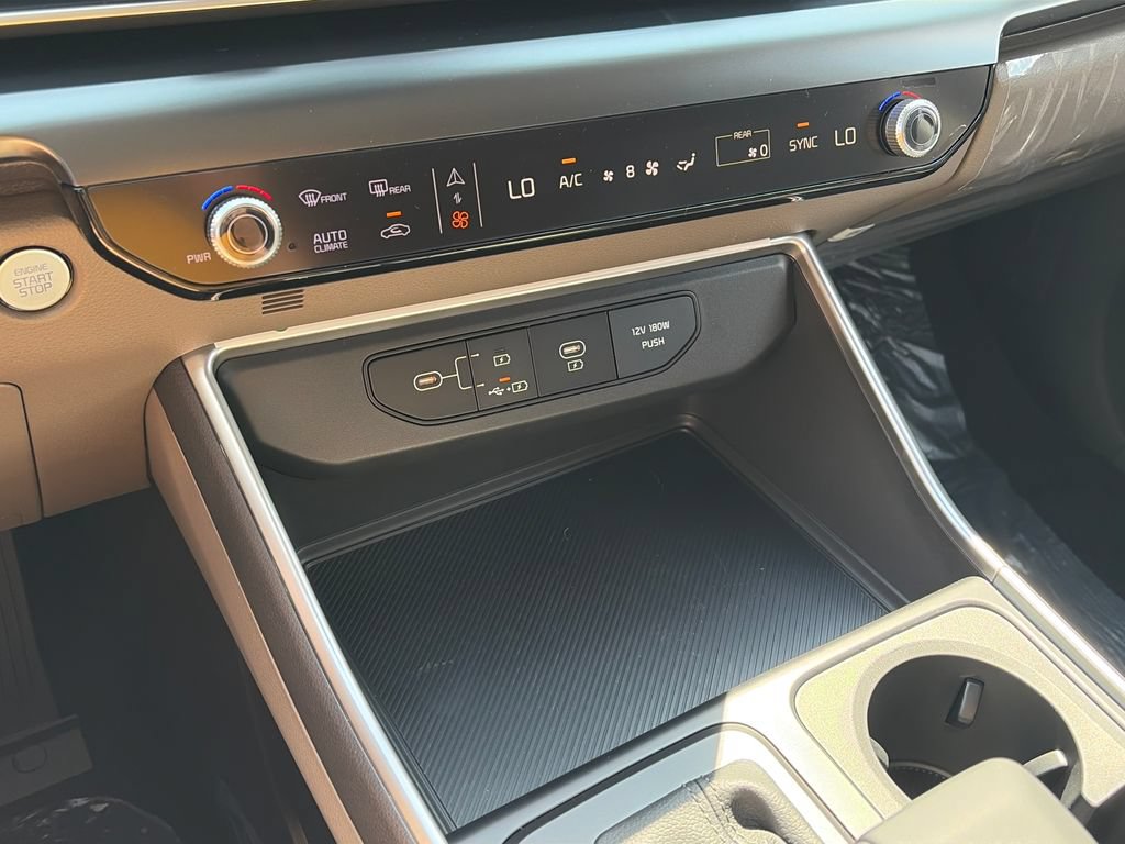 New 2027 Kia Carnival FWD image 21