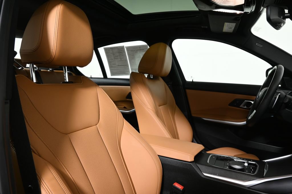 Certified 2024 BMW 330i xDrive Sedan w/ Convenience Package image 33