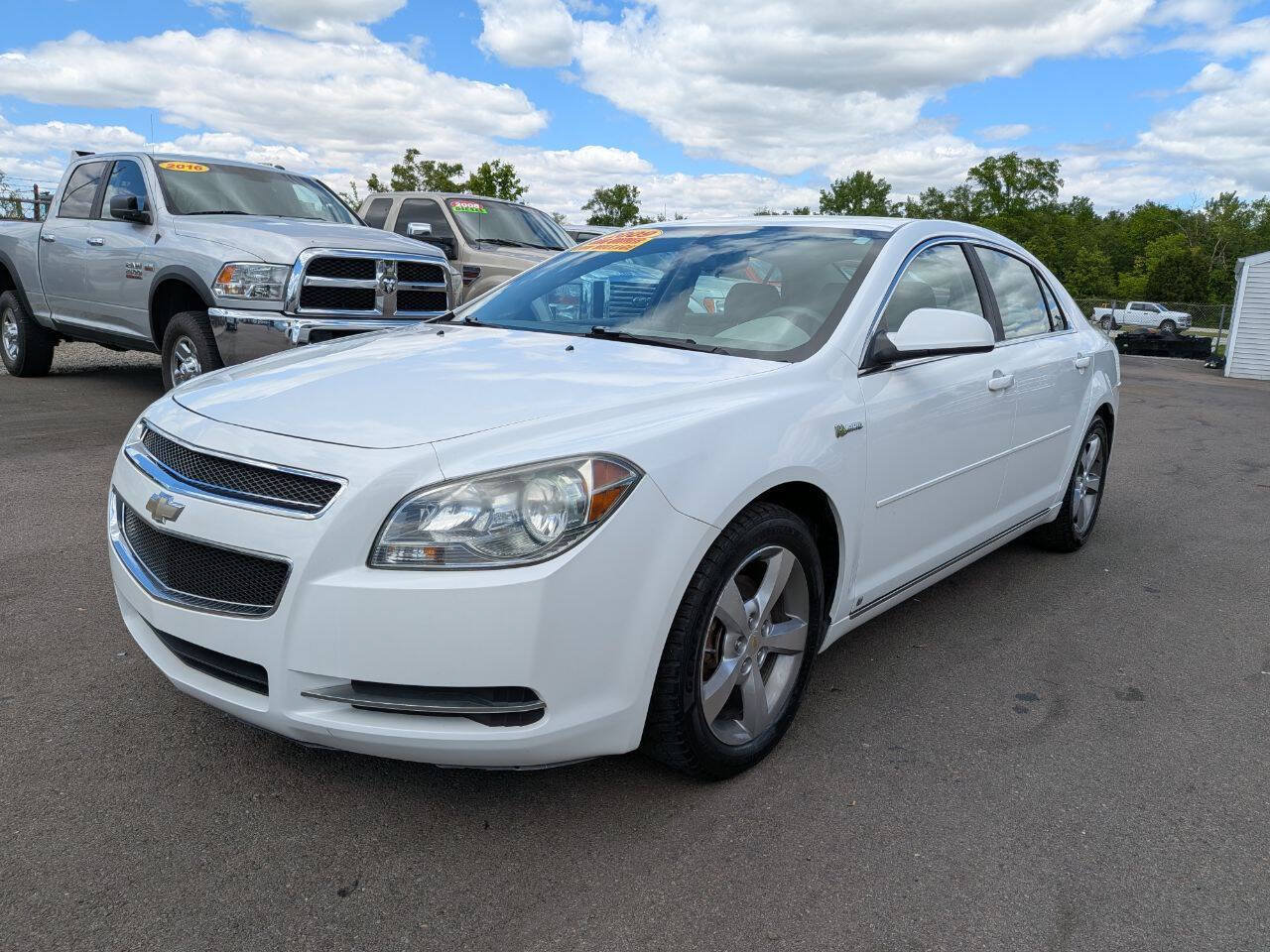 Used 2009 Chevrolet Malibu Hybrid FWD image 2