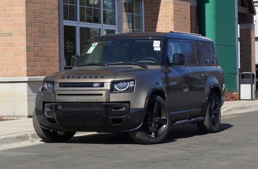 New 2026 Land Rover Defender 130 X-Dynamic SE image 1