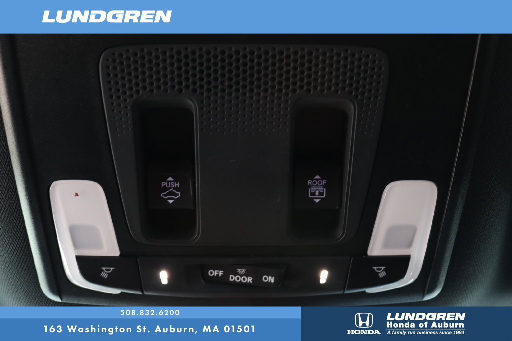 Used 2025 Honda Pilot TrailSport image 29
