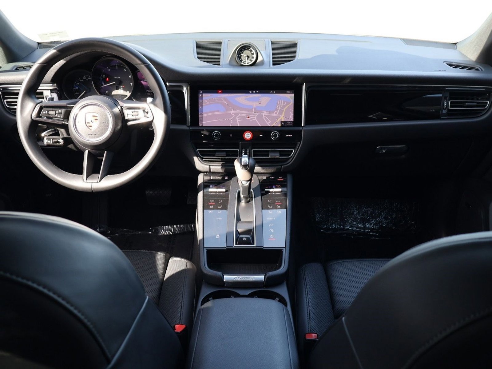 Certified 2025 Porsche Macan image 21