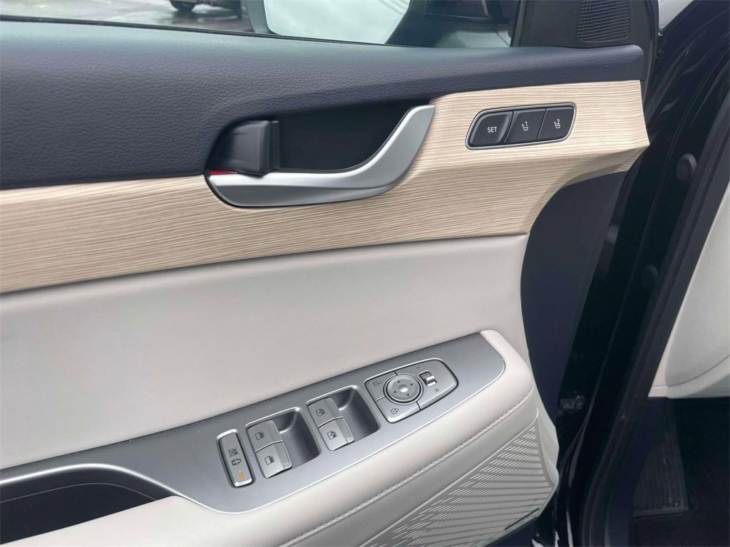Used 2023 Hyundai Palisade Limited image 18