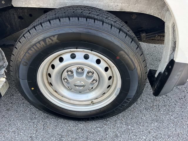 Used 2018 Nissan NV 3500 S RWD image 11