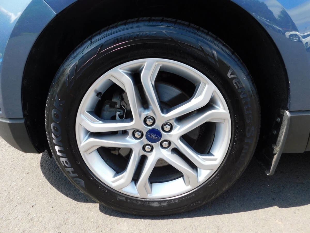Used 2018 Ford Edge Titanium w/ Equipment Group 302A image 26