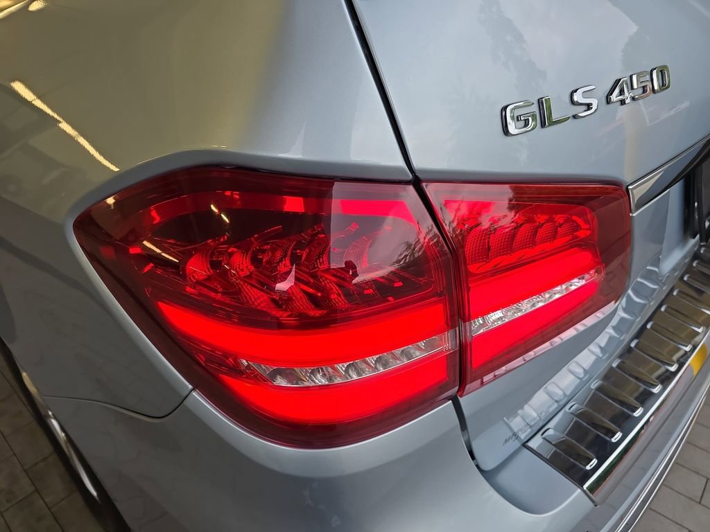 Used 2017 Mercedes-Benz GLS 450 4MATIC image 39