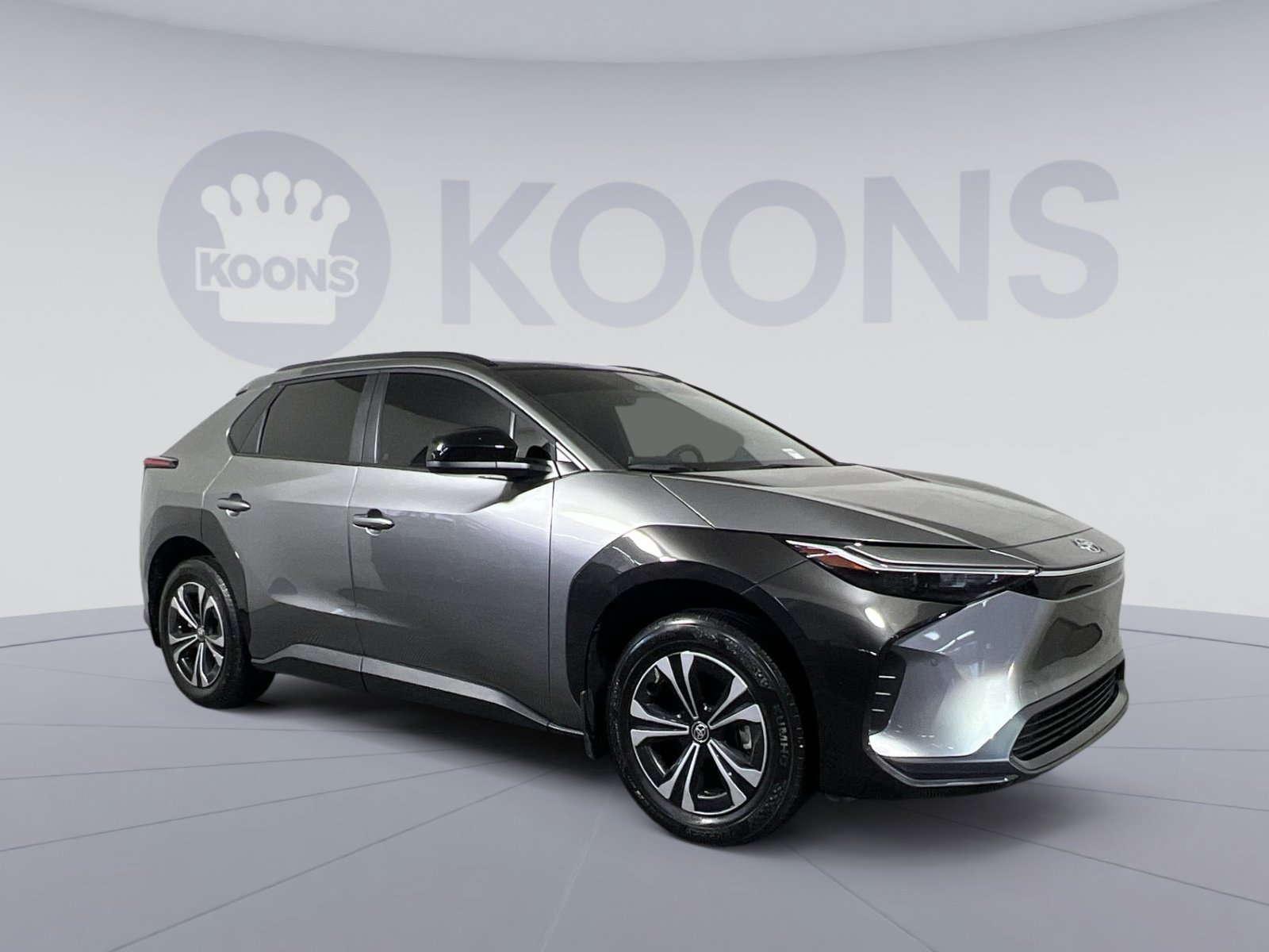 Used 2024 Toyota bZ4X XLE AWD/4WD image 2