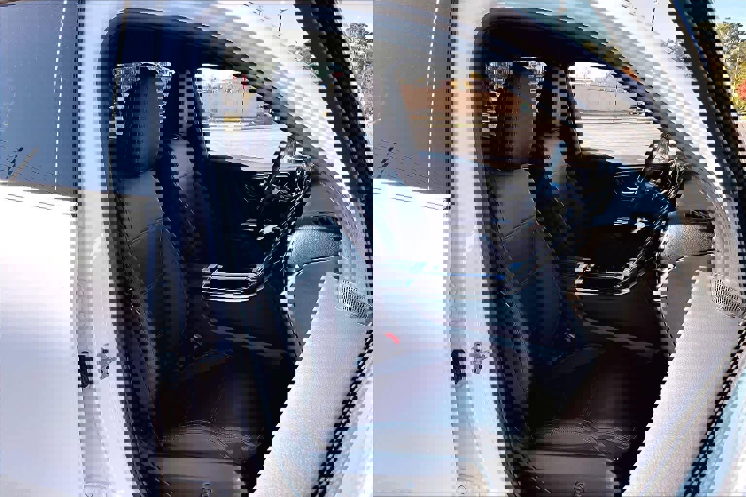 Certified 2025 Mercedes-Benz GLC 300 4MATIC image 8