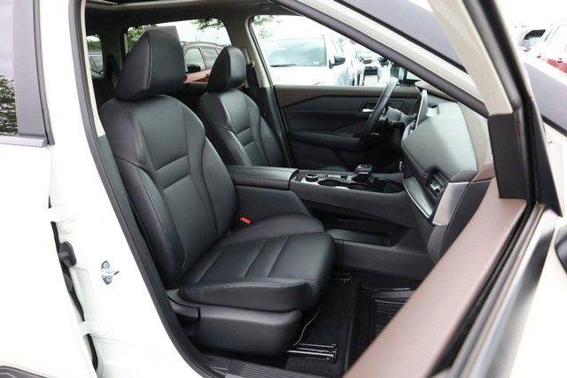 Used 2023 Nissan Rogue SV w/ SV Premium B Package AWD/4WD image 27