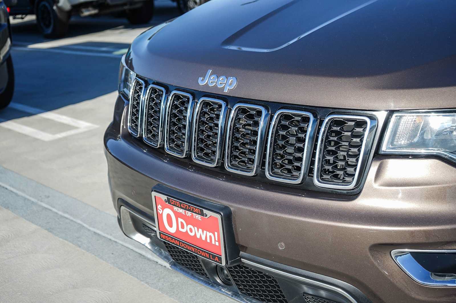 Used 2021 Jeep Grand Cherokee Limited AWD/4WD image 5
