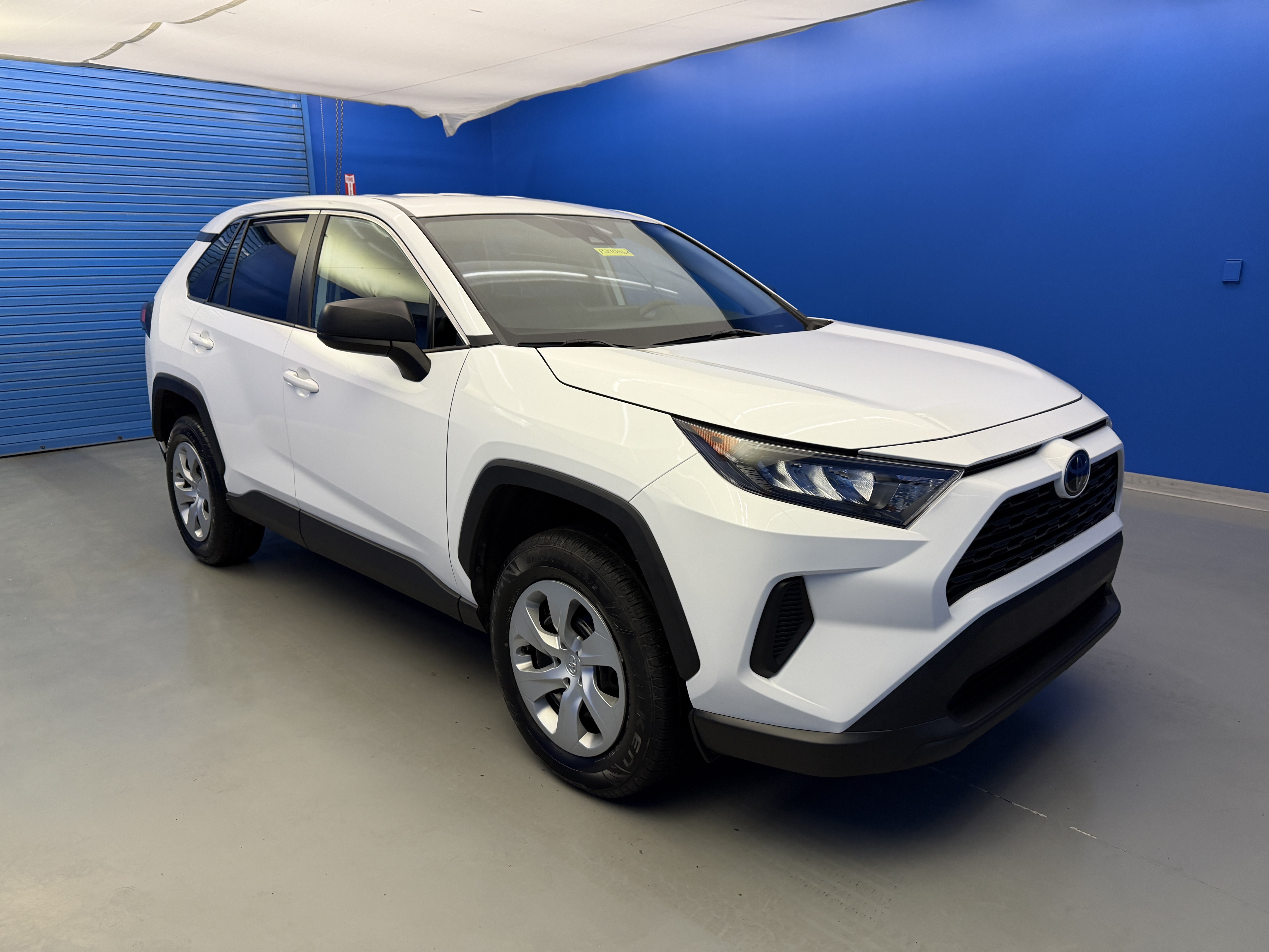 Used 2022 Toyota RAV4 LE FWD image 2